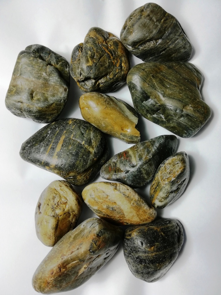 PIEDRA ACUARIO NATURAL STRIPE YUHUA 2 KG
